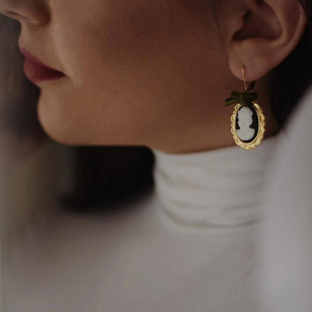 Poporcelain – Biżuteria porcelanowa, zaprojektowana & starannie wykonana w Kopenhadze