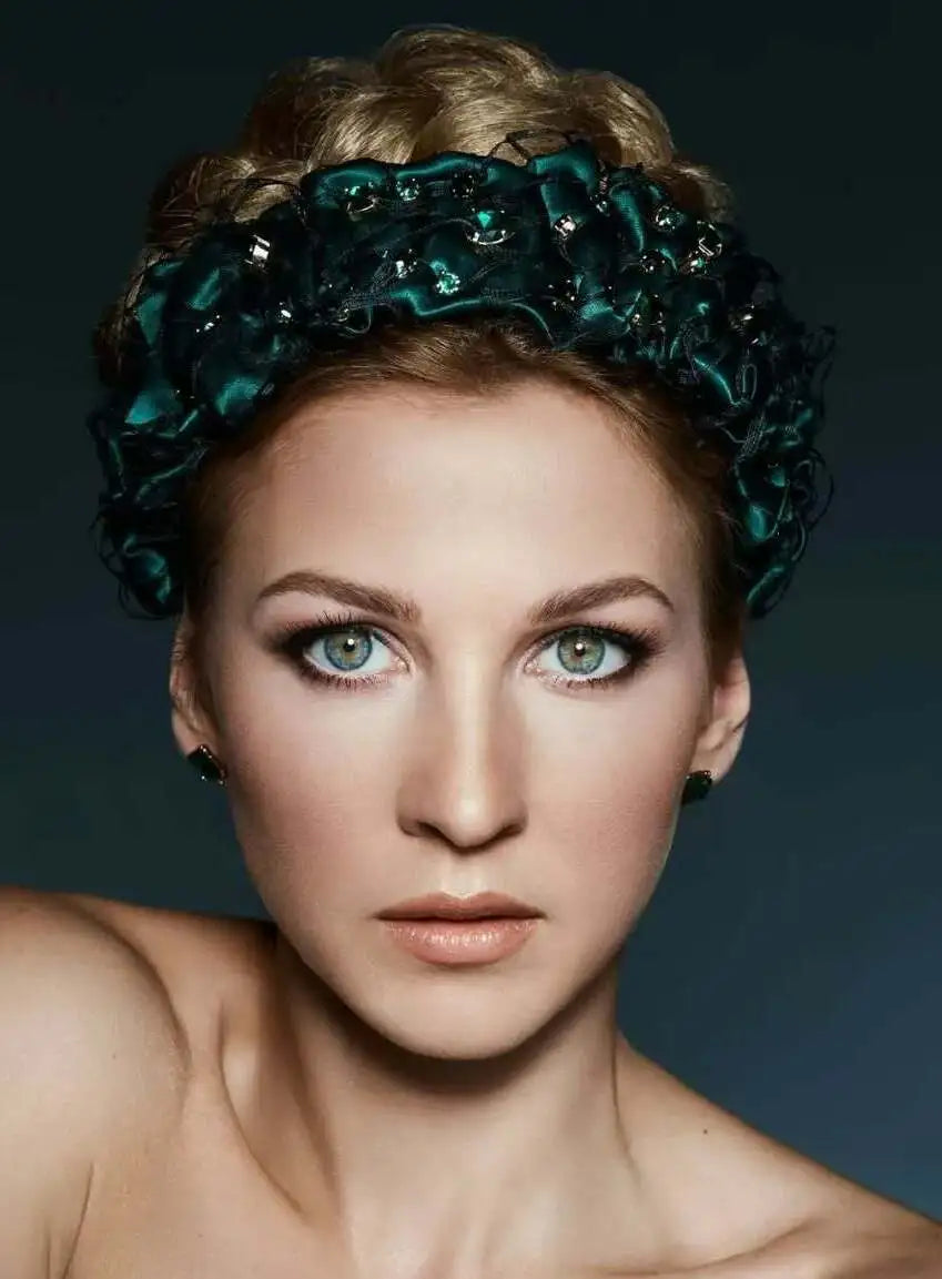 Eva Oherjus - Luxury headbands, handmade to perfection