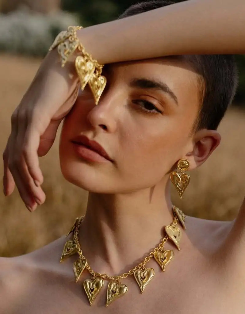 Arvino - Gold jewelry handmade in the ancient city of Jaipur