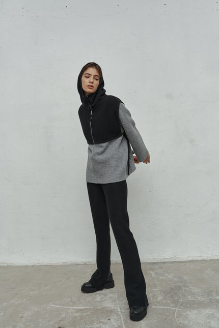 Knitted Slim-Fit Pants

Narrow-fit pants made of 100% cotton with elegant side slits. Perfect for creating stylish and comfortable everyday looks.

100% cotton

Made in Ukraine 