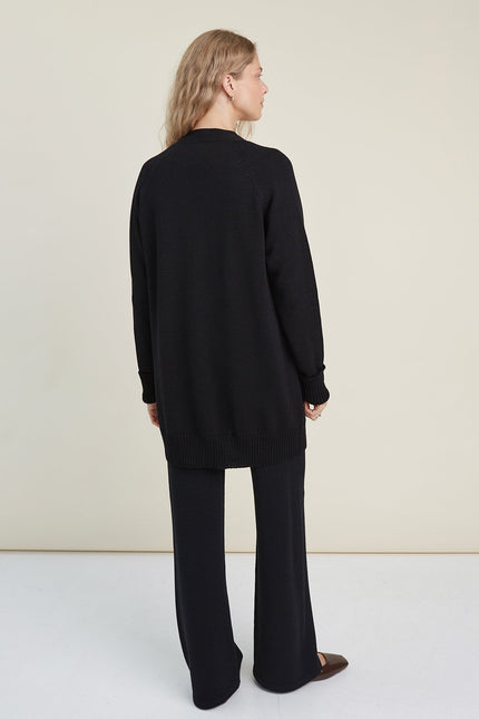 Monala | Knitted Merino Wool Cardigan with Pockets in Black
