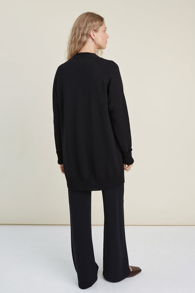 Monala | Knitted Merino Wool Cardigan with Pockets in Black