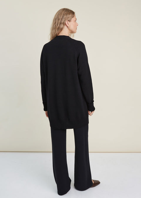 Monala | Knitted Merino Wool Cardigan with Pockets in Black