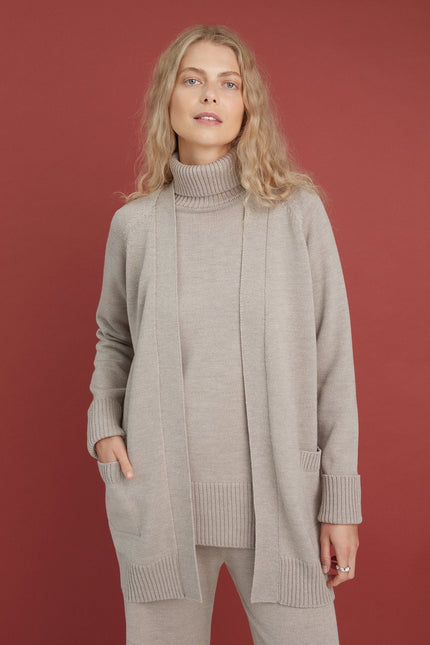 Monala | Knitted Merino Wool Cardigan with Pockets in Black