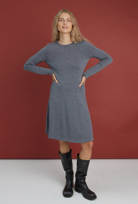 Monala | Mini sukienka z merino w kształcie litery A