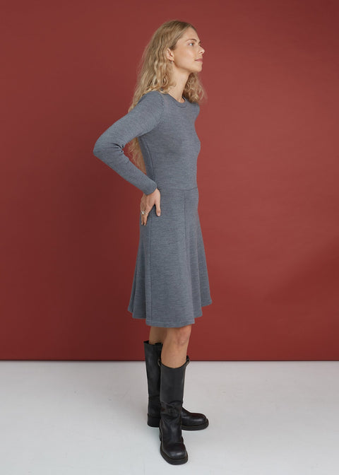 Monala | Mini sukienka z merino w kształcie litery A