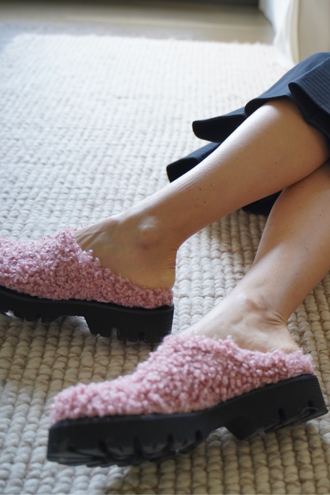 O2 Monde | Hebo Slippers pink shearling