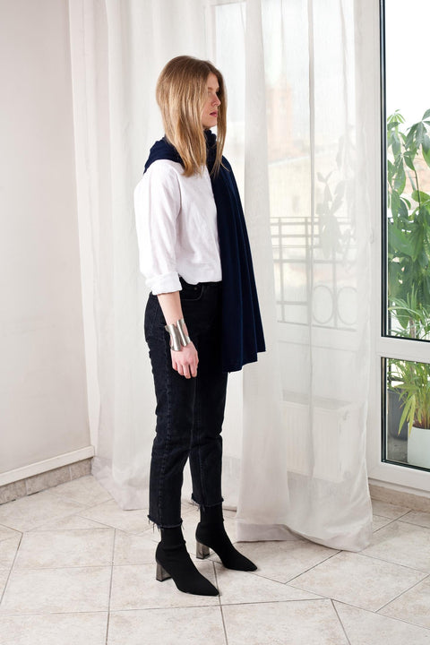 Krista Elsta I Dark blue cashmere scarf KIM