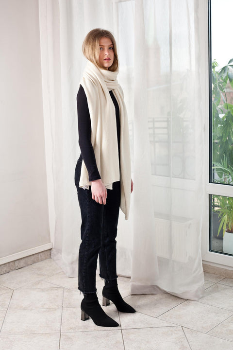 Krista Elsta I Off-white cashmere scarf