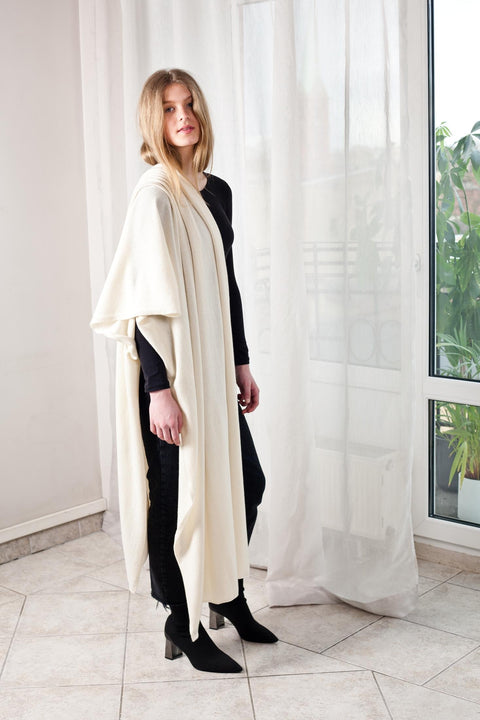 Krista Elsta I Off-white cashmere scarf
