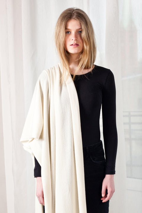 Krista Elsta I Off-white cashmere scarf