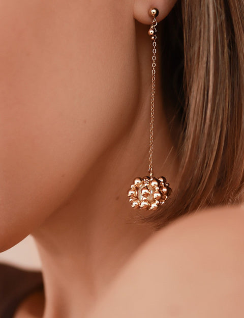 Pas de Marque | Gold-filled freshwater pearl earrings Couronne