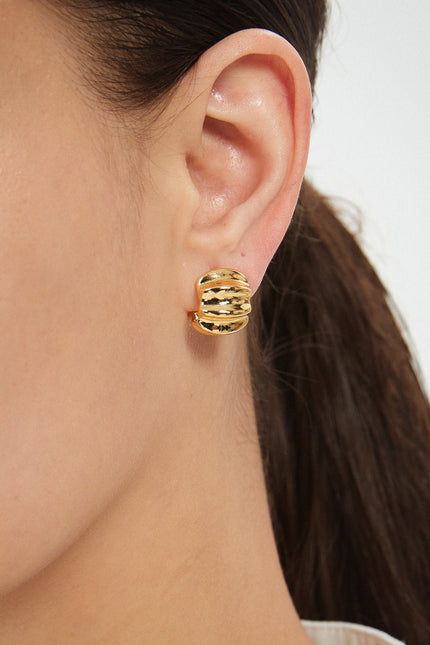 Miss Cecilia | Ribbed Small Hoops