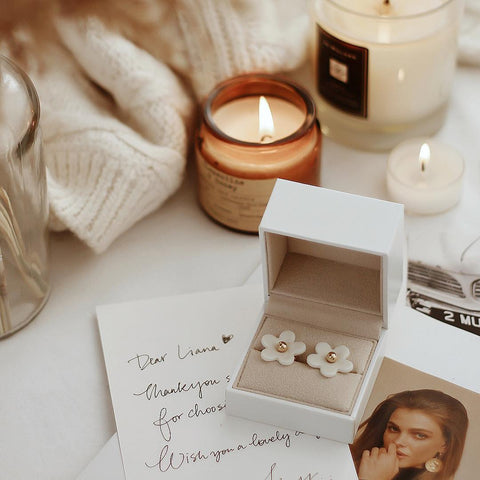 Poporcelain | Everyday Daisy Studs