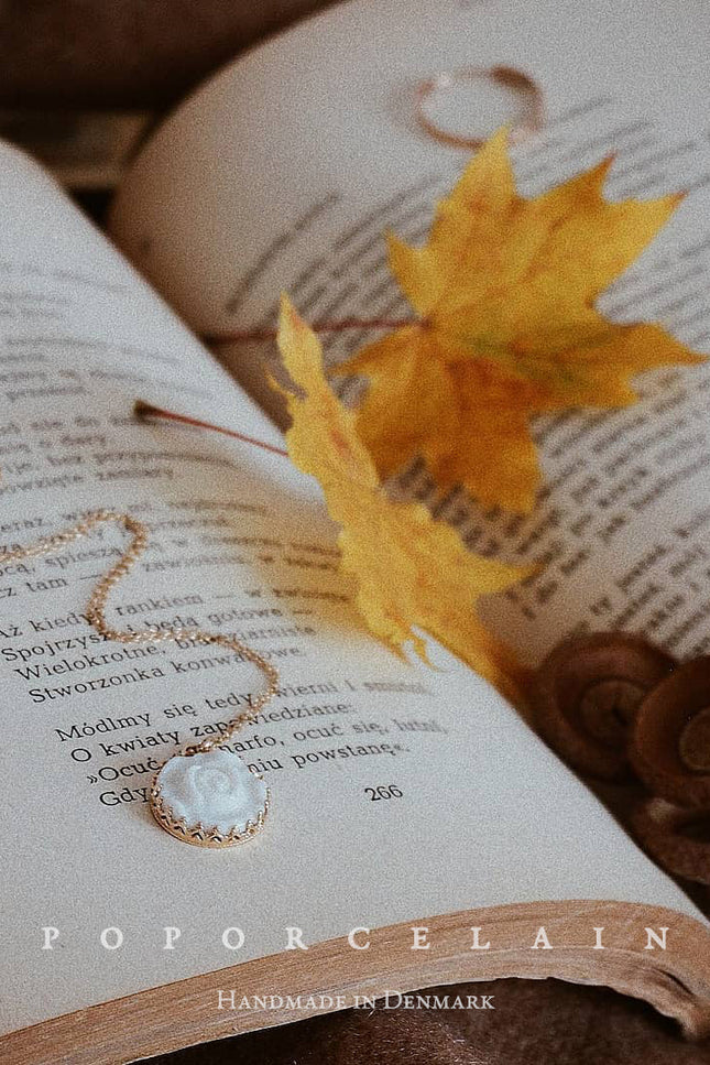 Poporcelain | Moonlight Rose Pendant Necklace
