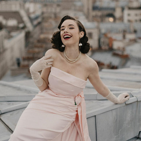 Poporcelain | Kolczyki z frędzlami w kształcie przebiśniegów