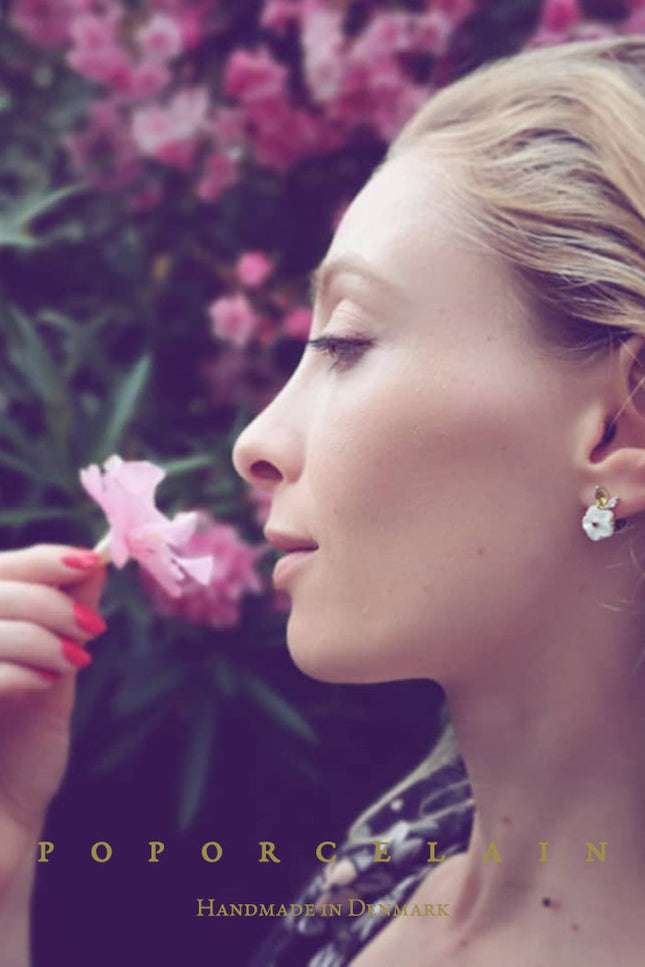 Poporcelain | Strawberry Flower Studs