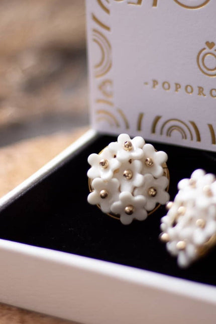 Poporcelain | Daisy Cluster Clip Studs