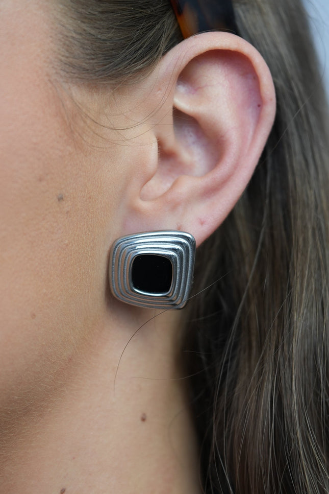 Miss Cecilia | Frame Noir Studs