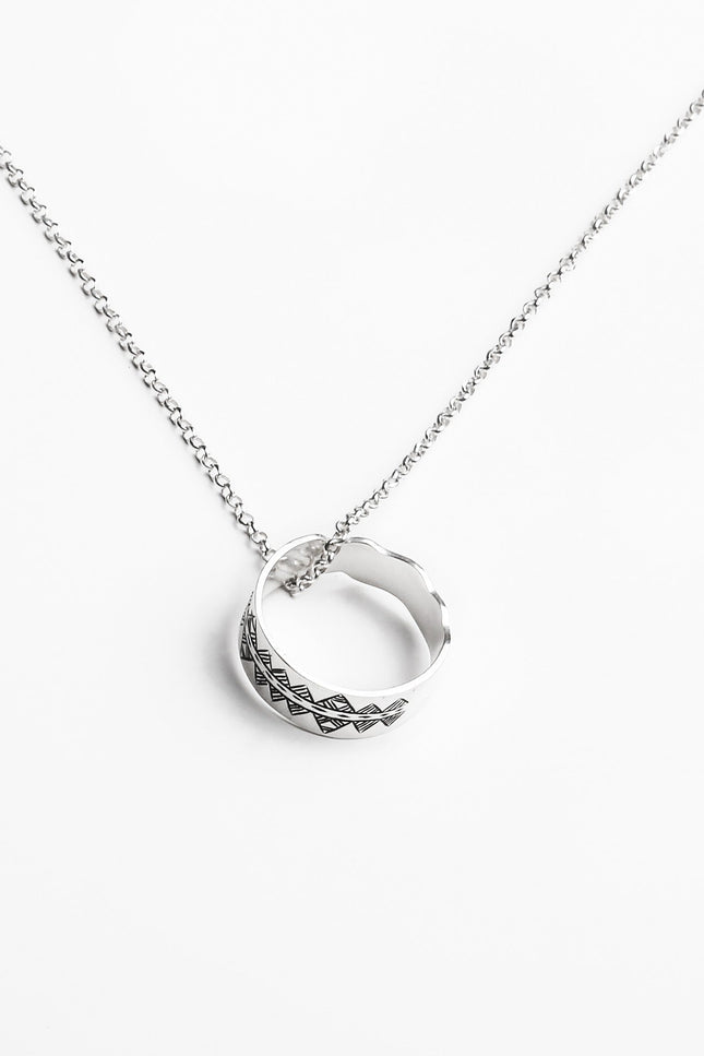 Yelli Jewels | 2-in-1 Wavy Reversible Ring and Pendant Necklace