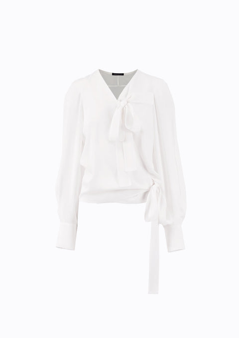 Ramune Piekautaite I Jedwabna bluzka ze wstążkami