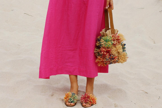 Entrudo | Lalim Bucket Bag with raffia flowers