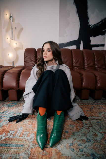 Mid-rise Straight Wool Trousers with Pleats