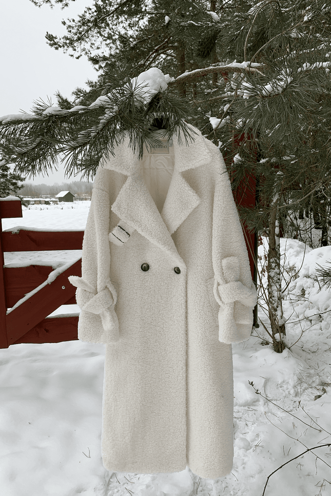 BÚDZIKO | MILKY-WHITE LONG TEDDY COAT