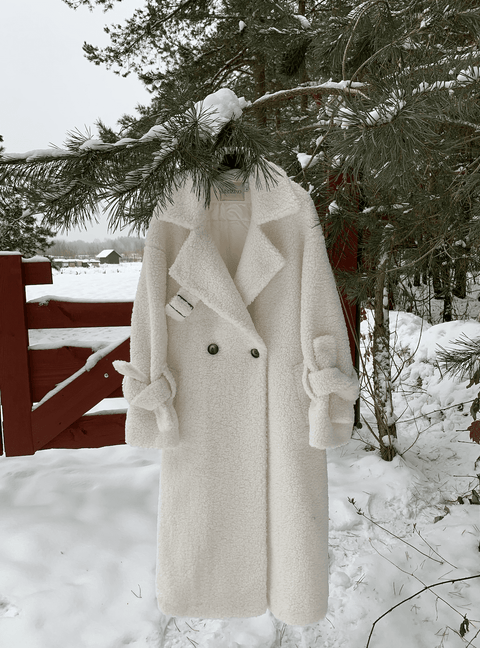 BÚDZIKO | MILKY-WHITE LONG TEDDY COAT