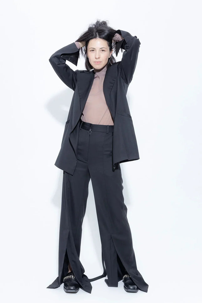 Transparent turtleneck top made of fine net.