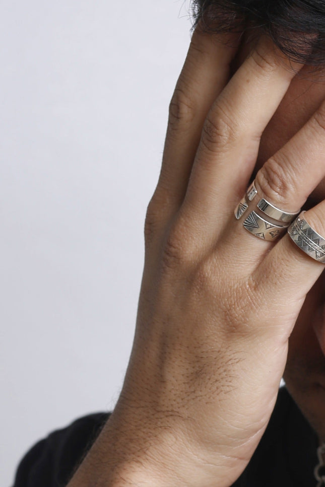 Yelli Jewels | Reversible Wavy Ring