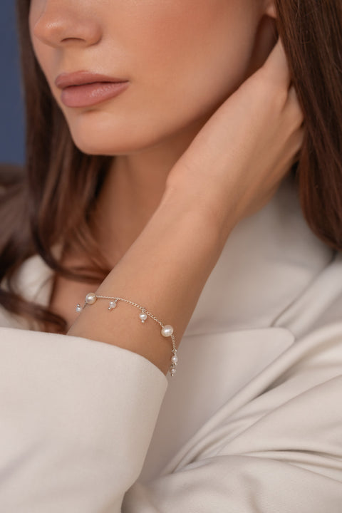 Pas de Marque | Bransoletka ze srebra próby 925 z białymi perłami słodkowodnymi Constellation