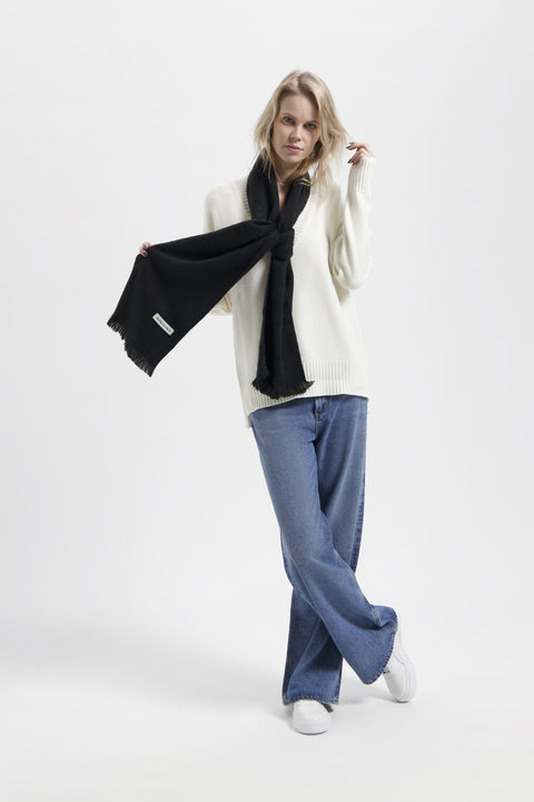 Alpaca Loca | Slim Scarf Black