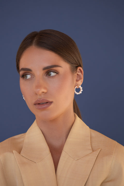 Pas de Marque | Gold-filled freshwater pearl earrings La Roue