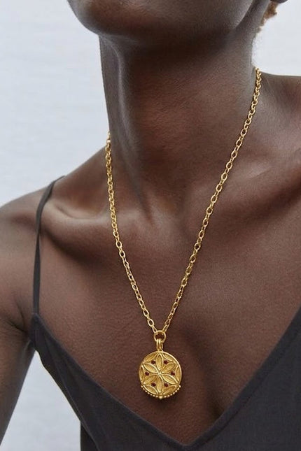 Arvino | Garnet Medallion Pendant Necklace