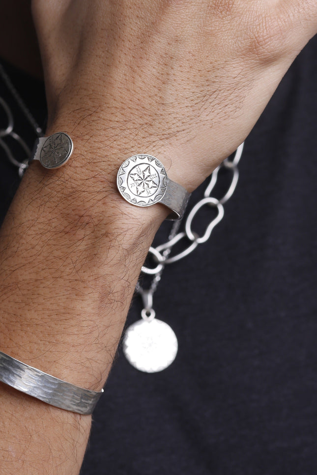 Yelli Jewels | Rosettes Bangle Bracelet