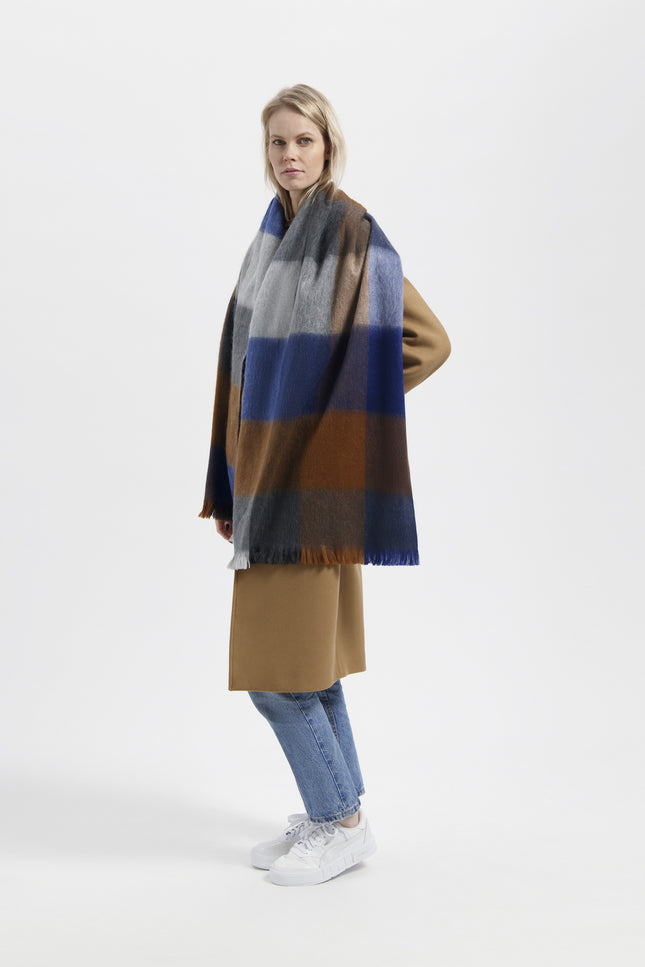 Alpaca Loca | Scarf Blocked Cobalt Blue, Camel and Naturals