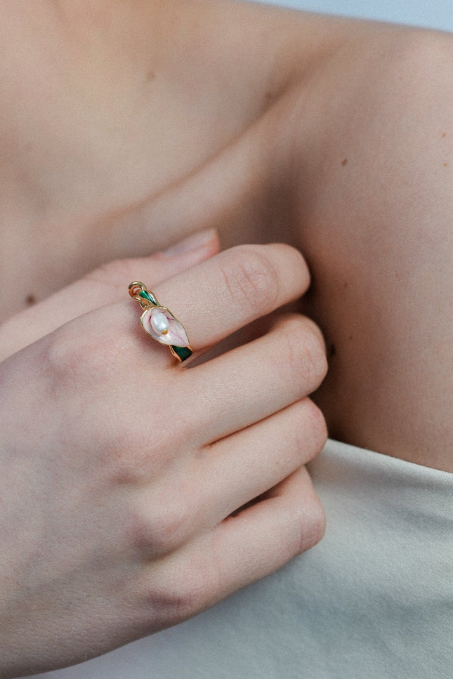 Miss Cecilia | Calla Lily Ring