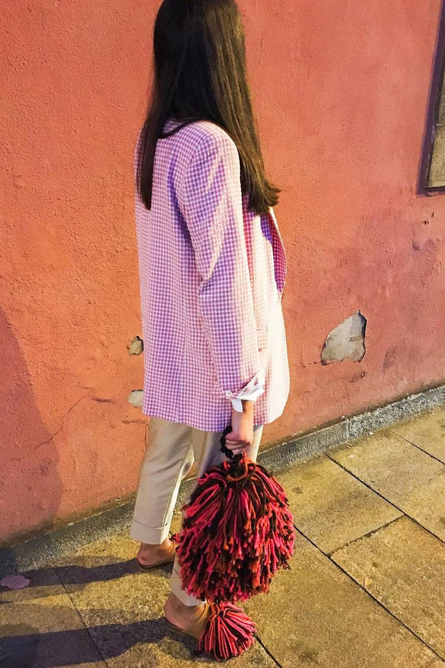 Entrudo | Burgas Slippers with wool fringes pink