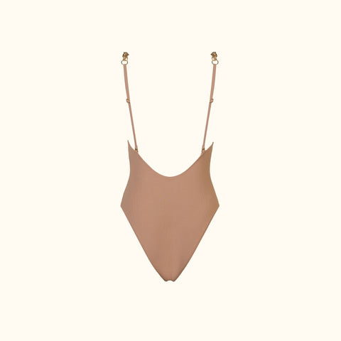 Say no more I Yesenia Ribbed One Piece with golden chains