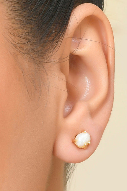 Arvino | Dainty Claw Pearl Stud Earrings In 925 Sterling Silver