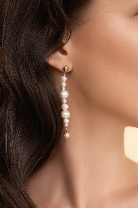 Pas de Marque | Gold-filled white freshwater pearl earrings La Chenille