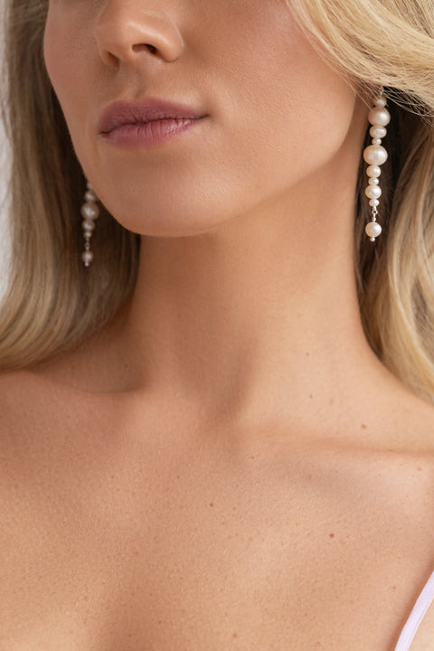 Pas de Marque | 925 sterling silver white freshwater pearl earrings La Chenille