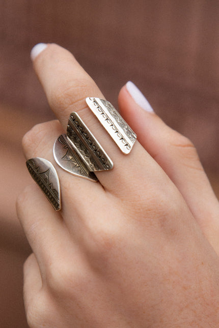Yelli Jewels | Grey Portal Ring