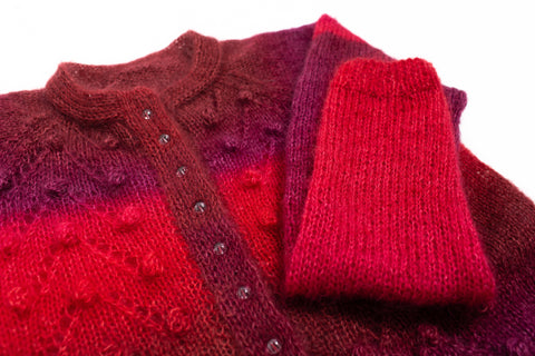 Color My Space I Sweter Rainbow Fire