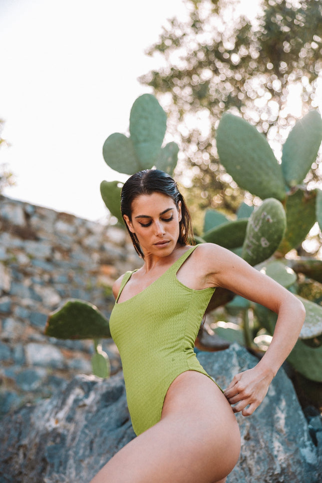 Five p.m. | Tahiti One Piece green