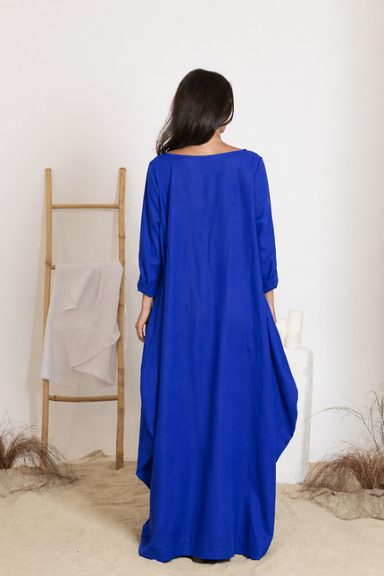 Back view of maxi oversized linen dress