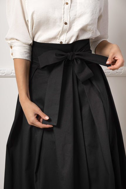 Nikka Place | Elegant Black High Waist Pleated Maxi Skirt