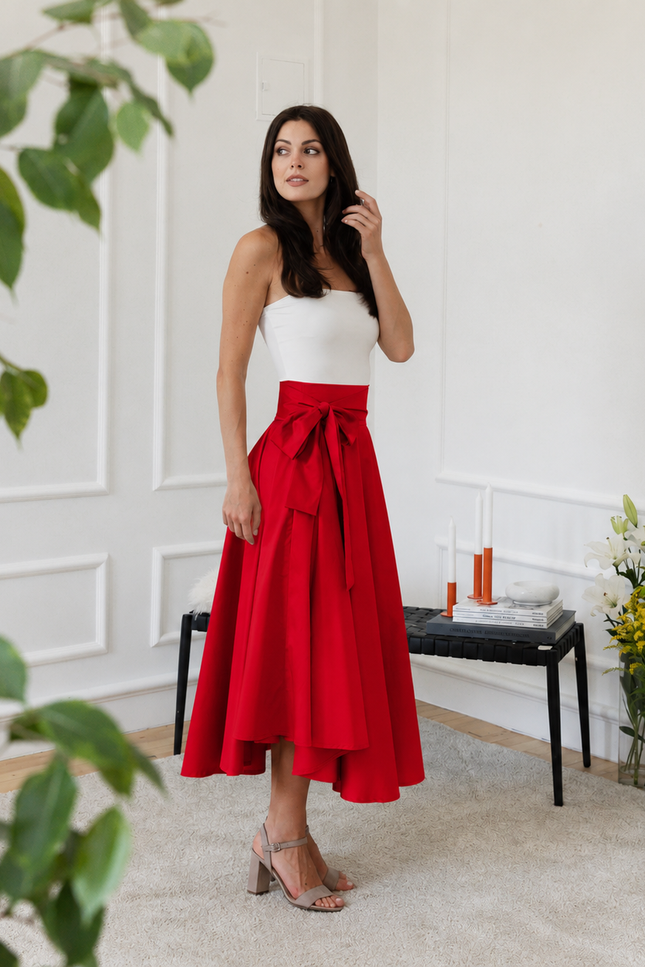 Side view of high waist midi cotton skirt