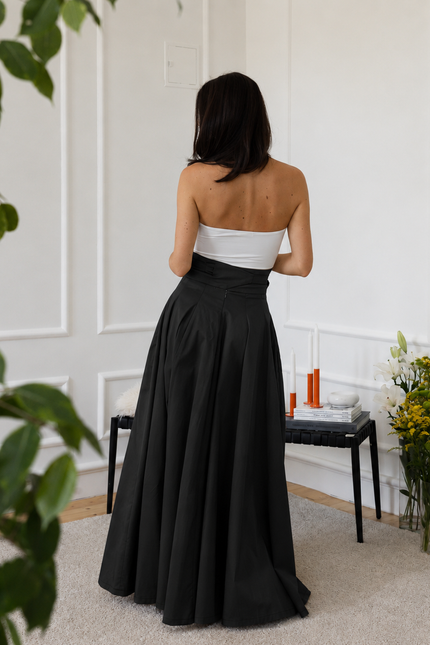 High-waist black cotton skirt